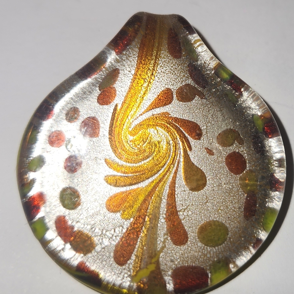 Elegant Swirl Glass Pendant Necklace